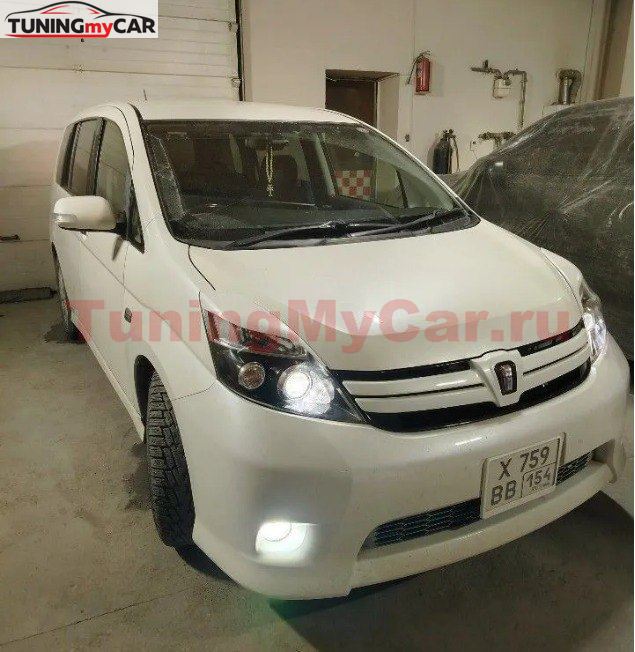 Реснички на фары для Toyota Isis 2004-2009 