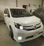 Реснички на фары для Toyota Isis 2004-2009 