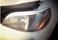 Реснички на фары для Toyota Platz SCP11 1999-2002 (дорестайлинг)