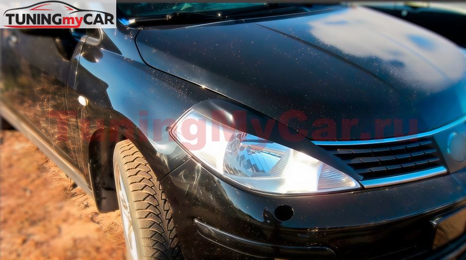Накладки на передние фары (реснички) для Nissan Tiida (хэтчбек) 2004-2014