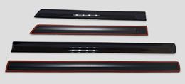 Молдинги на двери для LADA Granta FL (седан) 2018- крашеные в цвет 672 (черный глянец)