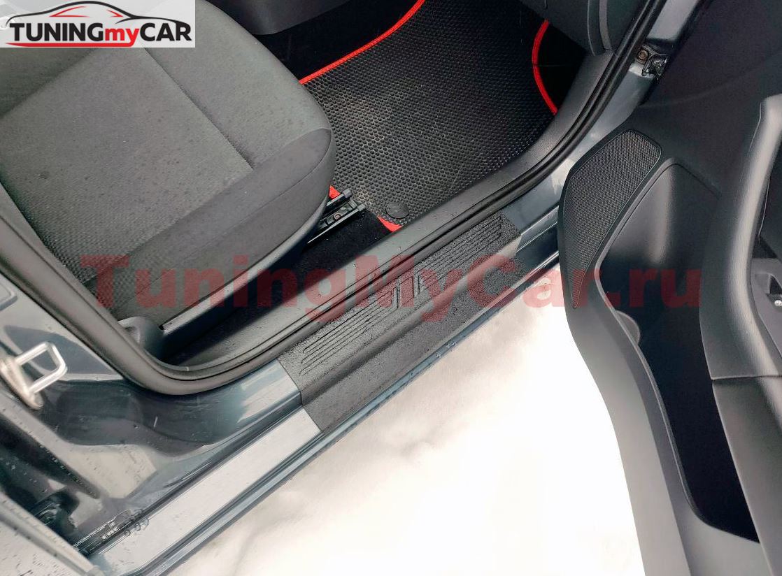 Накладки в проем дверей со скотчем для Volkswagen Polo (6 поколение) 2020-/ Skoda Rapid (1,2 поколение) 2012-2023