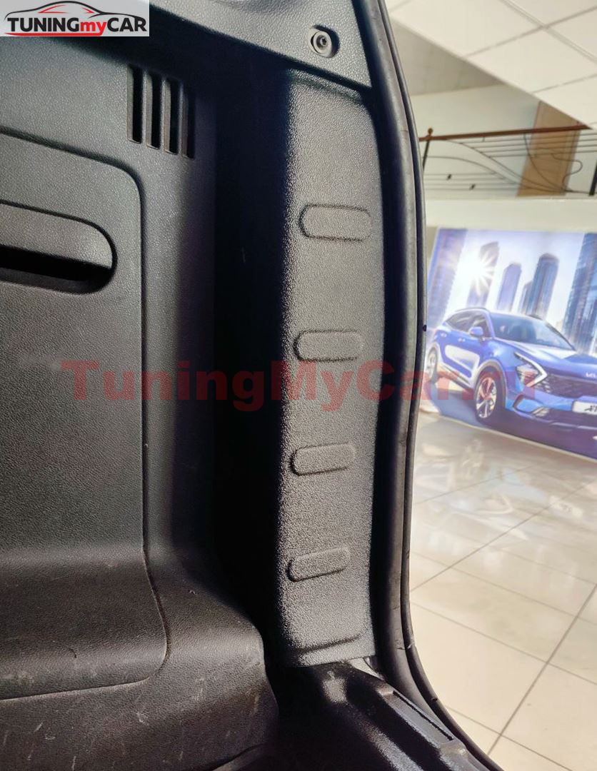 Накладки на боковые стойки багажника со скотчем для Renault Duster 1 2010-2021