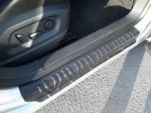 Накладки на внутренние пороги дверей Volkswagen Tiguan 2007-2015