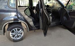 Накладки на внутренние пороги дверей Volkswagen Tiguan 2007-2015