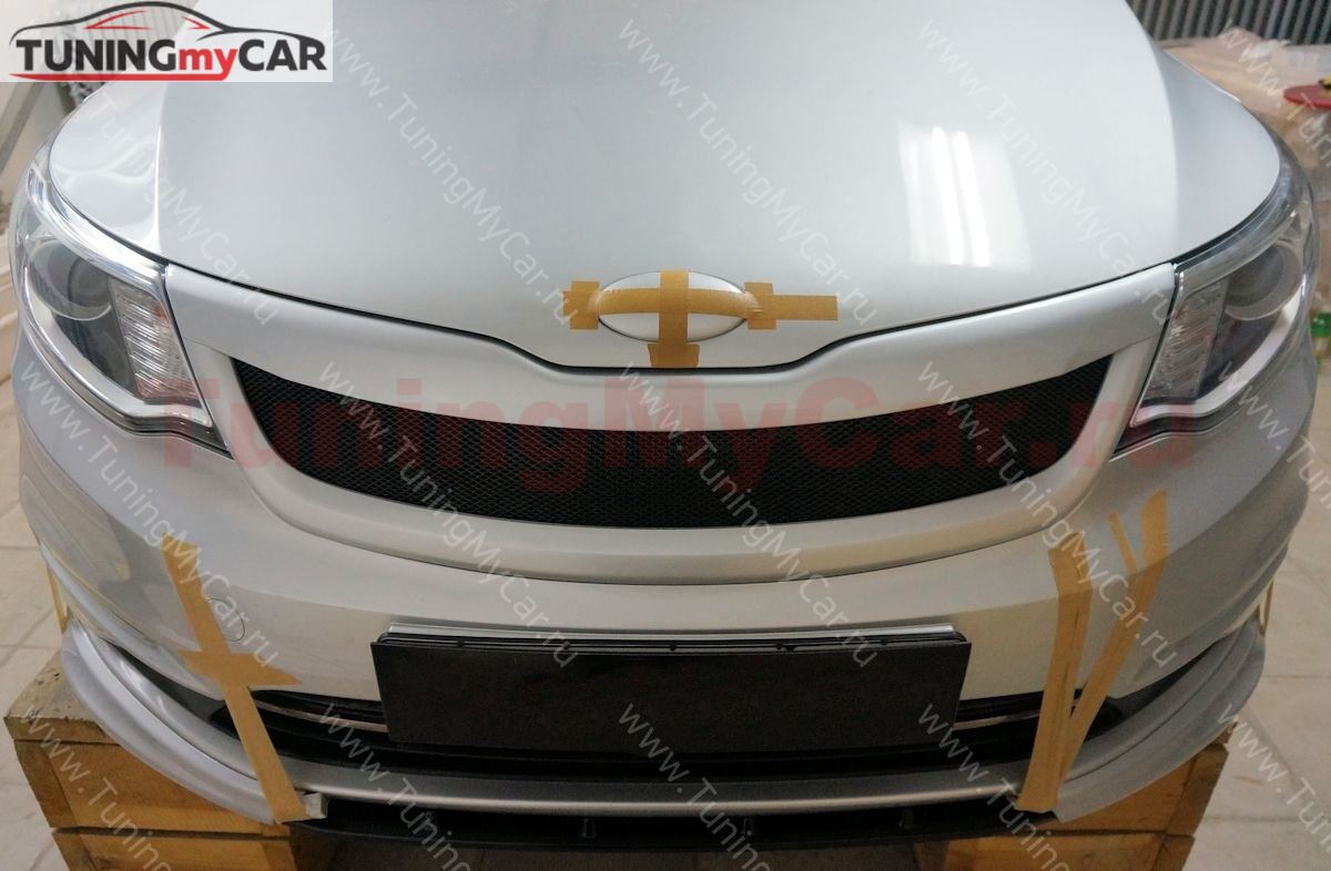 Накладка на передний бампер, вставка между клыками для KIA RIO III 2015+